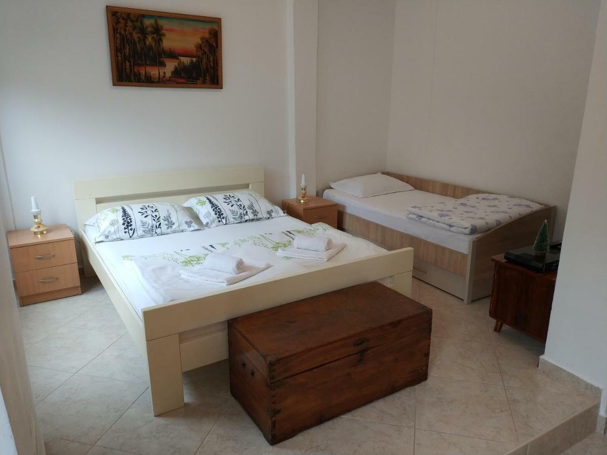 Apartment Monika Kotor Buitenkant foto